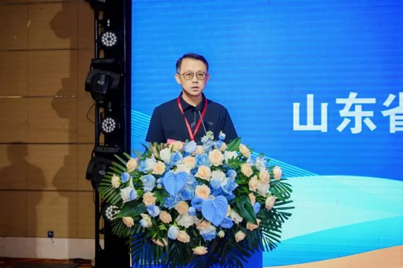 Fokus ing Pembangunan Global: Asosiasi Industri Struktur Baja Shandong Kasil Nganakake Konferensi Pertukaran Pengalaman babagan Internasionalisasi Industri
