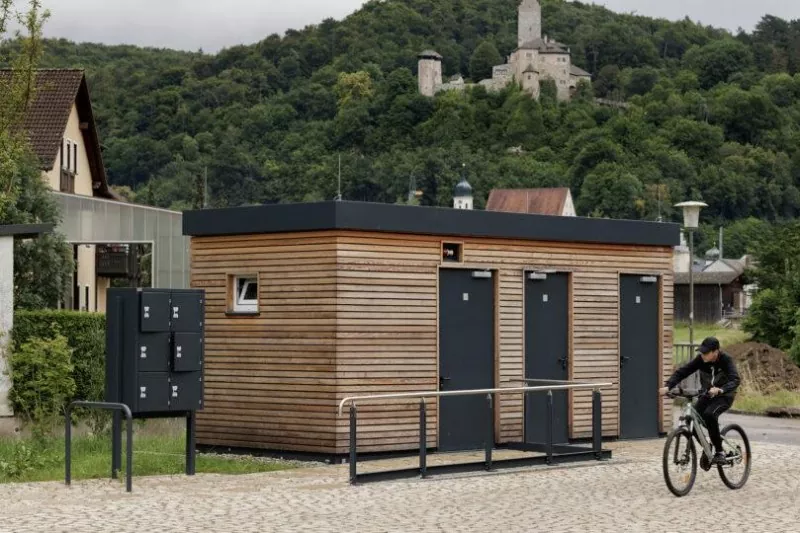 Konstruksi Toilet Umum Baja Prefabrikasi