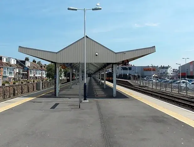 Rangka Baja Island Platform Kanopi